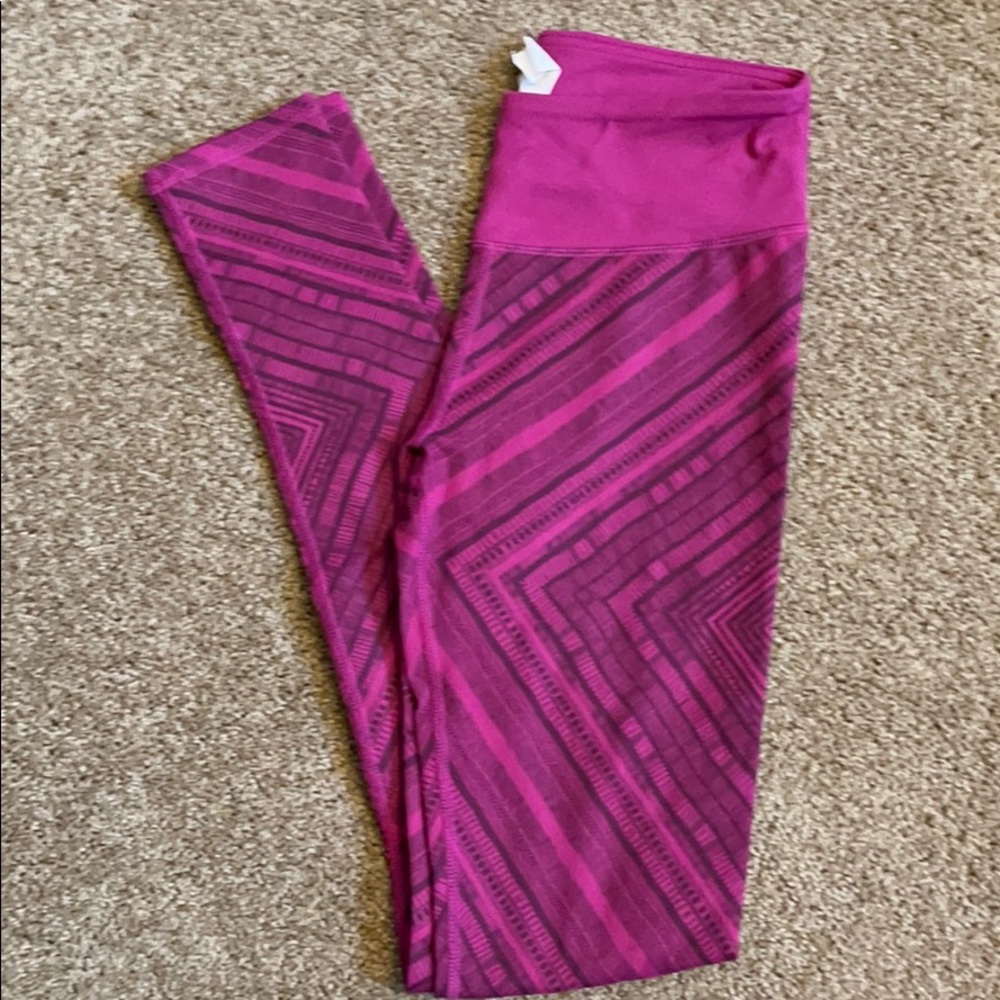 Purple full length Fabletics XXS pattern leggings